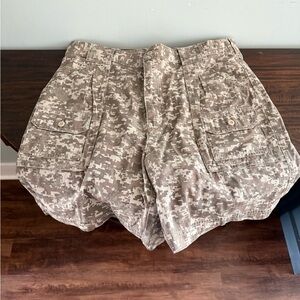 Cabela's Tan Cargo Shorts Relaxed Fit